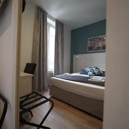 Le Biarritz - 3* فيشي